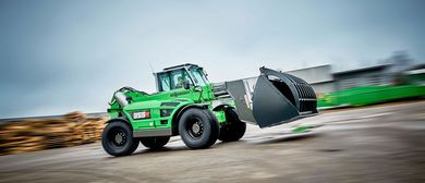 SENNEBOGEN Teleskoplader Telehandler 355 E Niederhalterschaufel